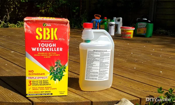 Vitax SBK Brushwood Tough Weed Killer 1L – Concentrated Herbicide for Brambles, Nettles, Thistles & Woody We
